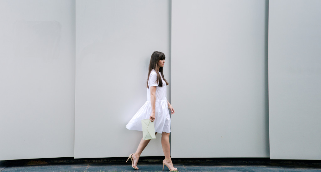 bcbg-kenzie-white-dress-rebecca-minkoff-fashion-blog-thematimes