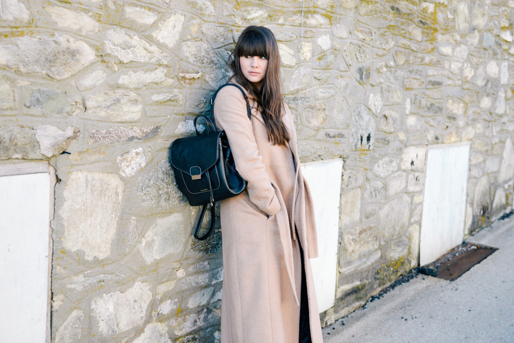 peacoat_backpack_blowing_rock_fashion_blog-12