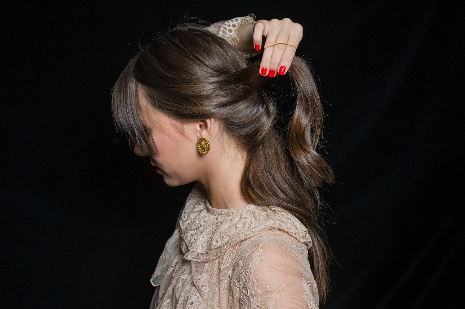 how-to-holiday-hairstyle-easy-romantic-10