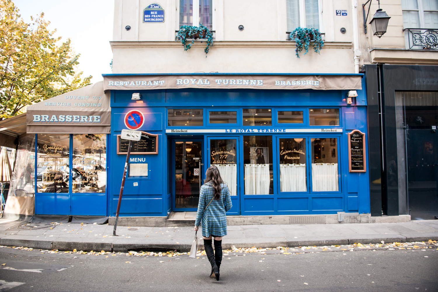 royal turenne paris france blue building