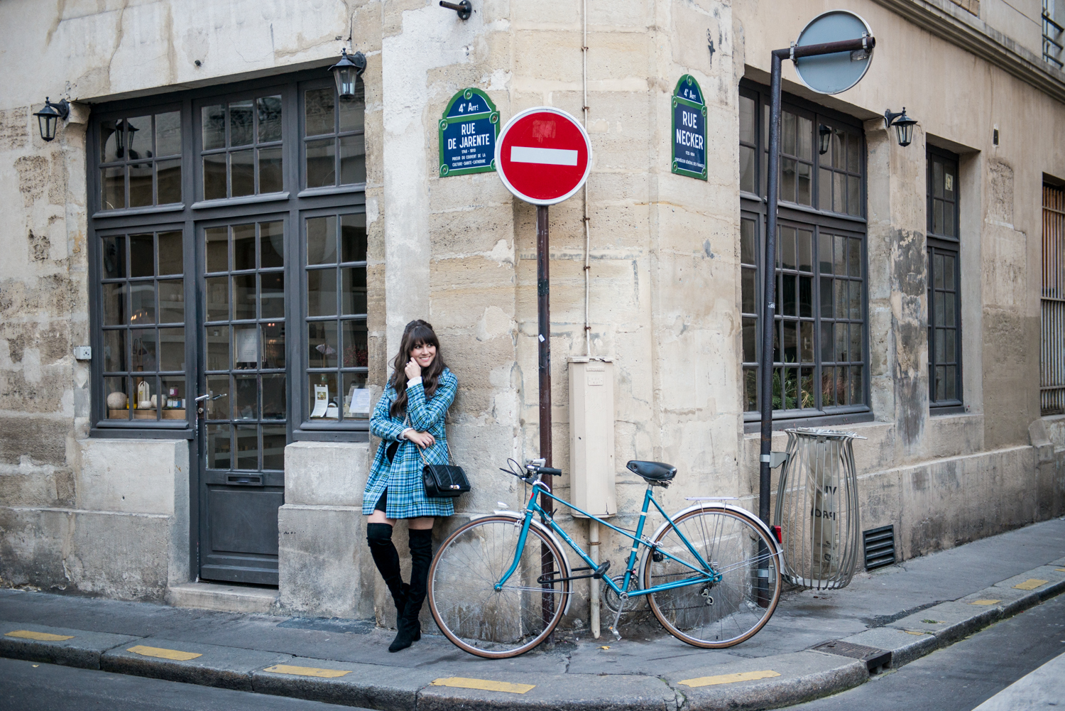 paris street corner blue bike le marais